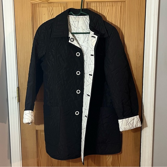 Jackets & Blazers - Vintage Black And White Quilted Women's Reversible Coat